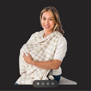 Itzy Ritzy Checkered Nursing Cover - Cream and White